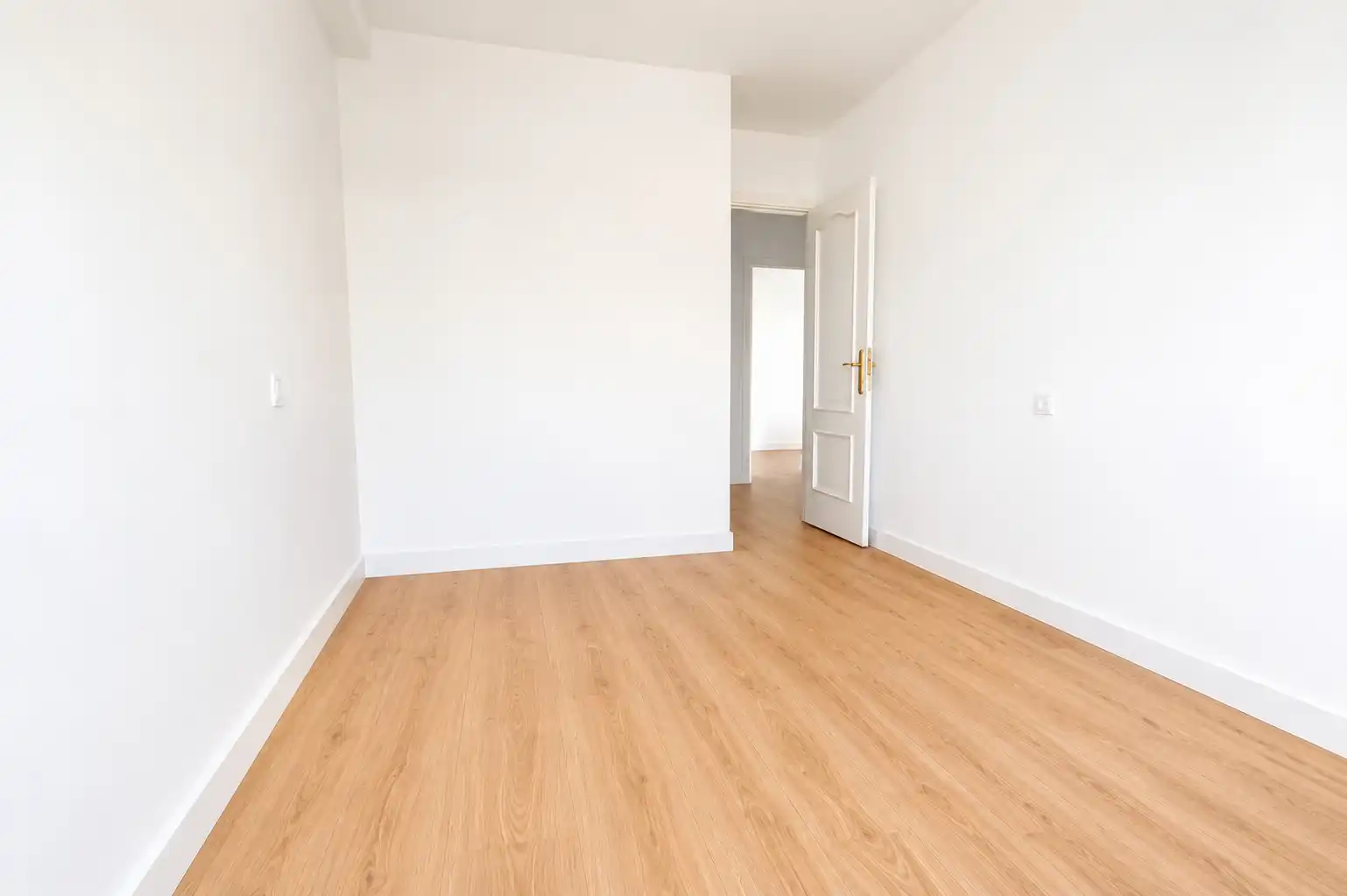 Bedroom of Flat for sale in Madrid  with Heating, Parquet flooring and Furnished