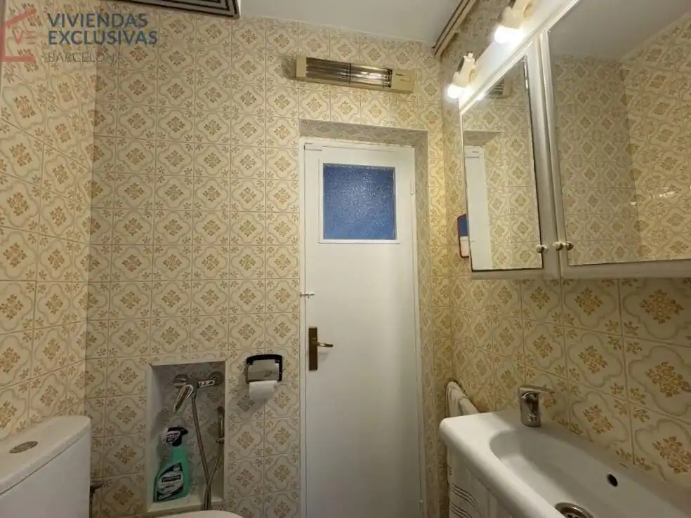 Baño de Piso en venta en Barcelona con Calefacción