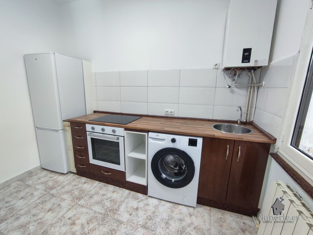 Kitchen of Flat for rent in Langreo  with Heating