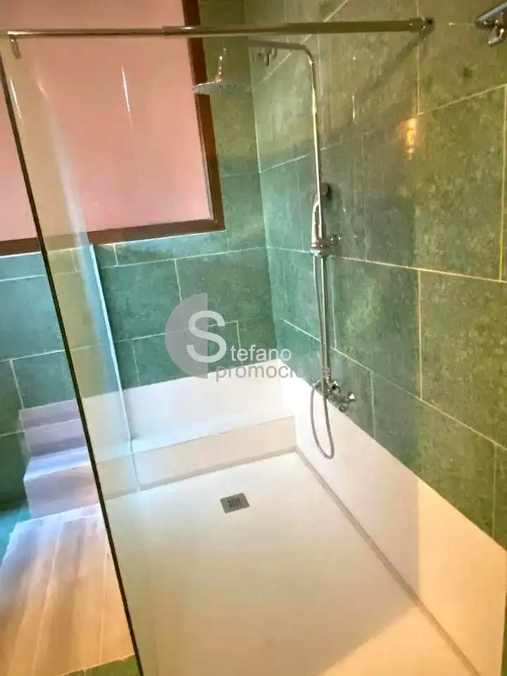 Baño de Casa adosada de alquiler en Málaga con Aire acondicionado, Jardín privado y Terraza