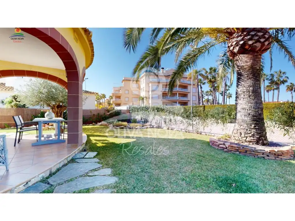 Jardín de Casa o chalet en venta en Oliva con Jardín privado