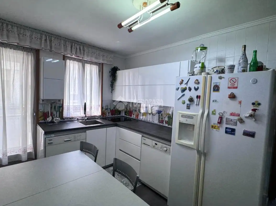 Cocina de Piso en venta en León Capital  con Calefacción y Parquet