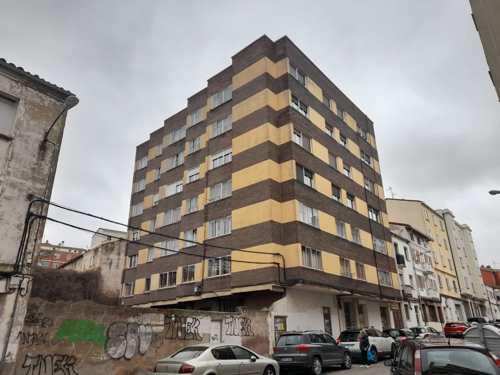 Vista exterior de Àtic en venda en Burgos Capital amb Calefacció i Terrassa