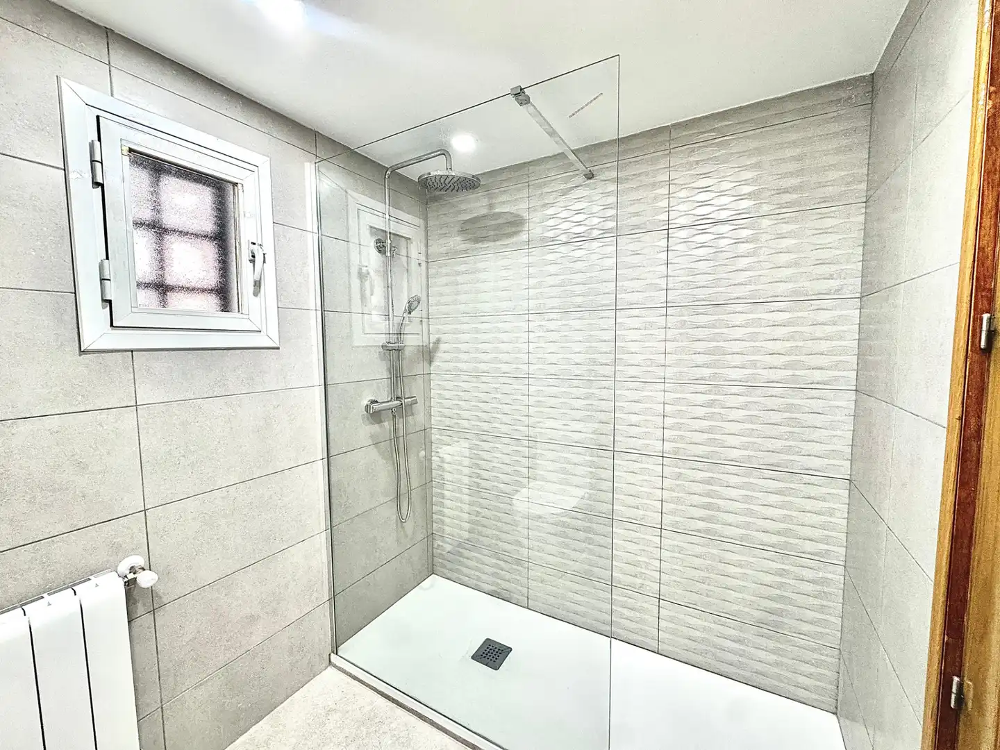 Baño de Piso en venta en Fuenlabrada con Calefacción y Piscina comunitaria
