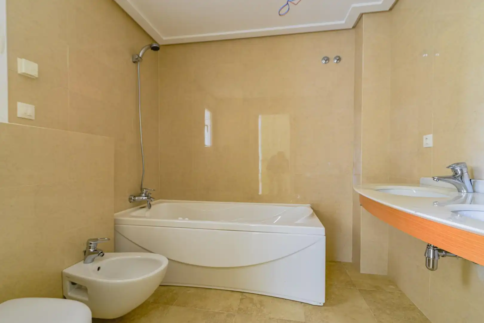 Baño de Piso en venta en Altea con Aire acondicionado, Terraza y Piscina