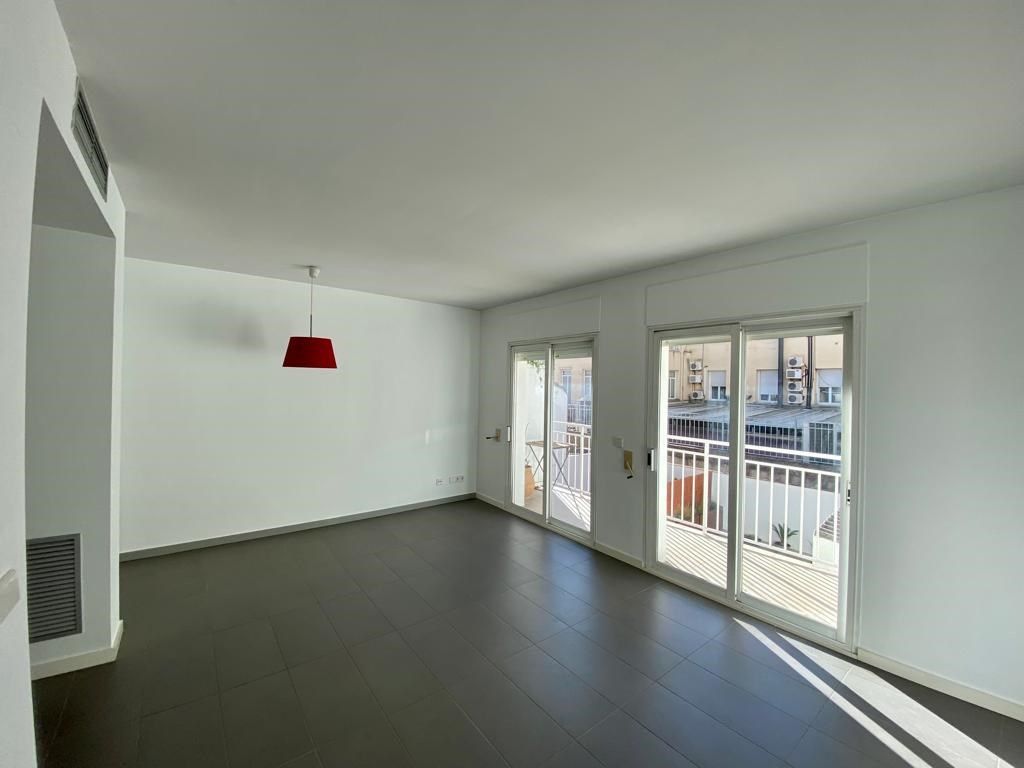 Sala d'estar de Pis de lloguer en Girona Capital amb Aire condicionat, Calefacció i Balcó