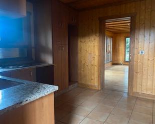 Cuina de Casa o xalet en venda en Lobios amb Jardí privat