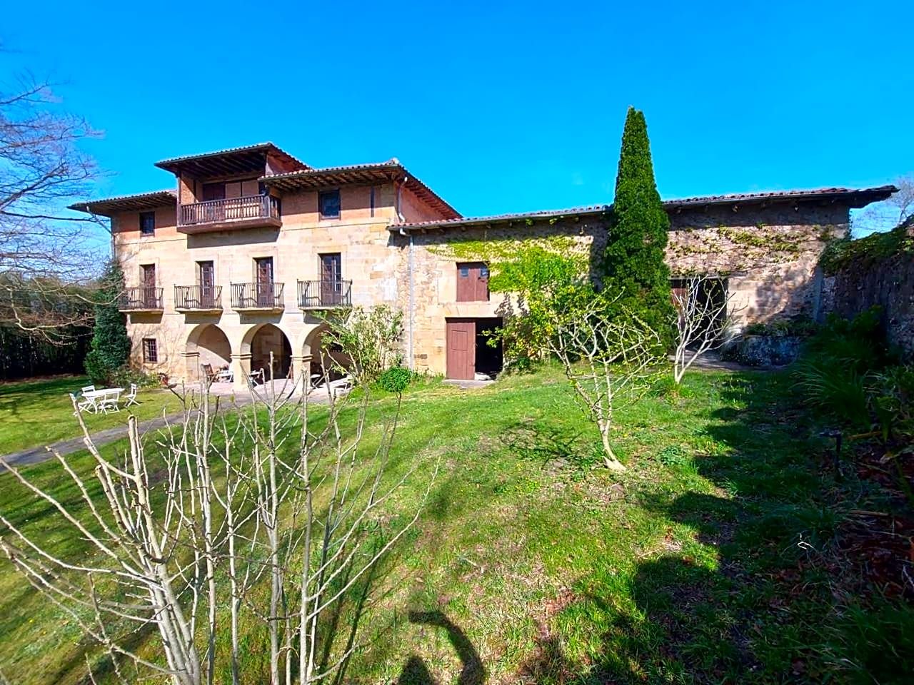 Außenansicht von Country house zum verkauf in Reocín mit Heizung, Privatgarten und Terrasse