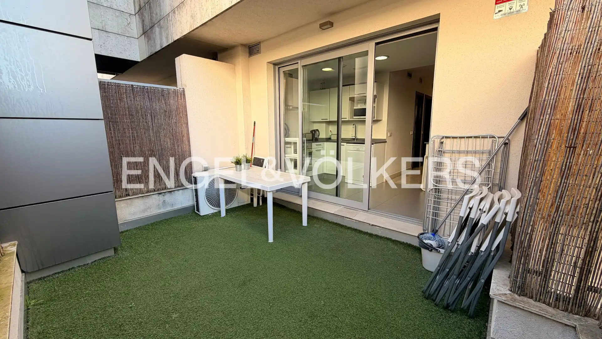 Terraza de Dúplex de alquiler en La Moraleja con Aire acondicionado, Calefacción y Jardín privado