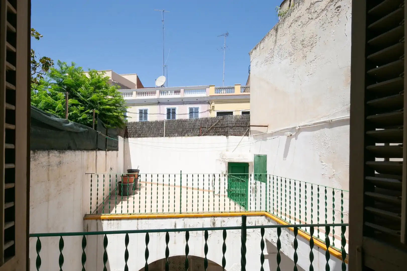 Vista exterior de Casa o xalet en venda en El Masnou amb Calefacció, Jardí privat i Terrassa