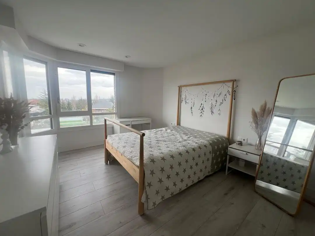Habitación de Casa o chalet en venta en Vitoria - Gasteiz con Calefacción, Jardín privado y Terraza