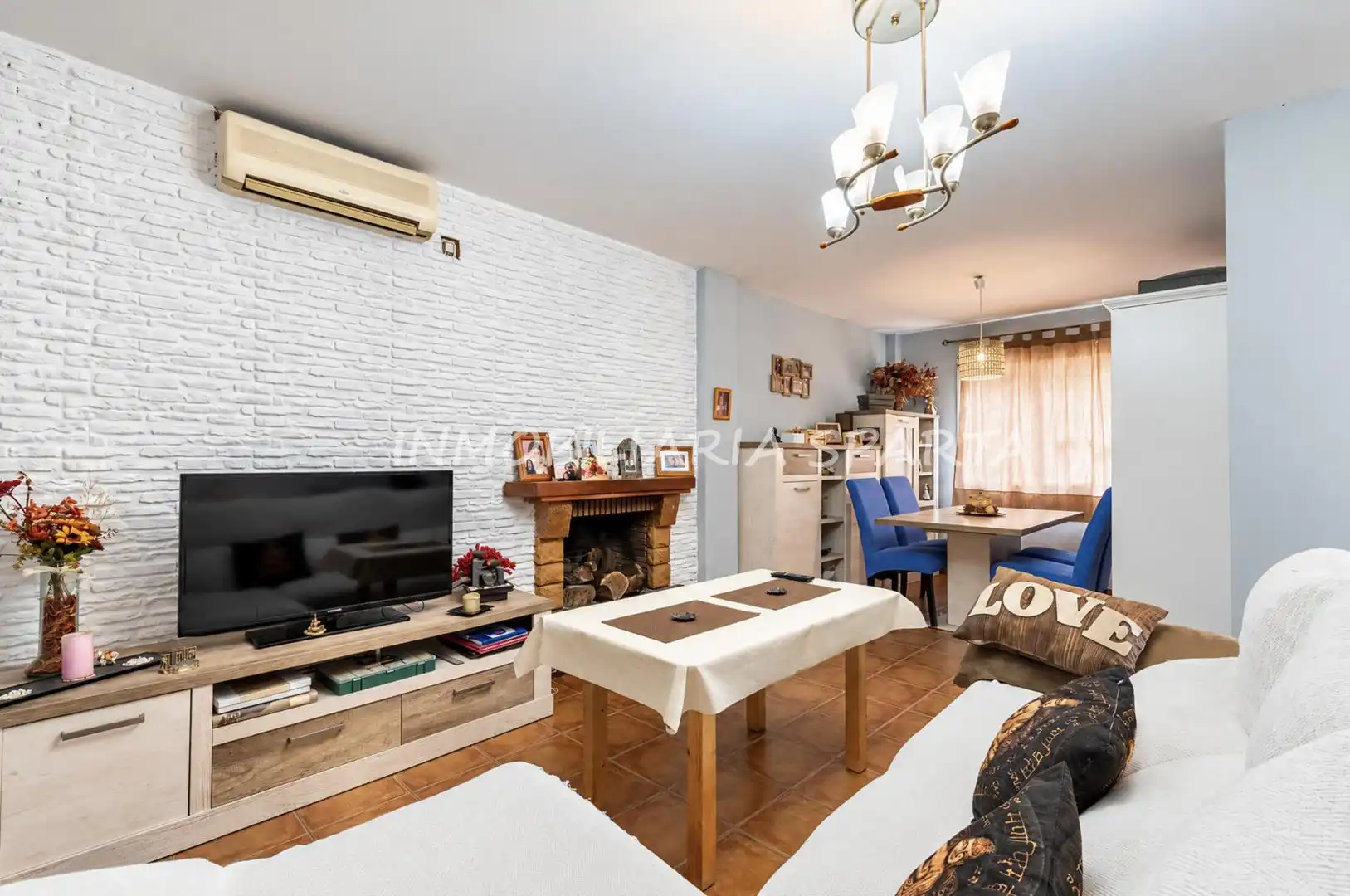 Sala d'estar de Casa o xalet en venda en Espartinas Pueblo