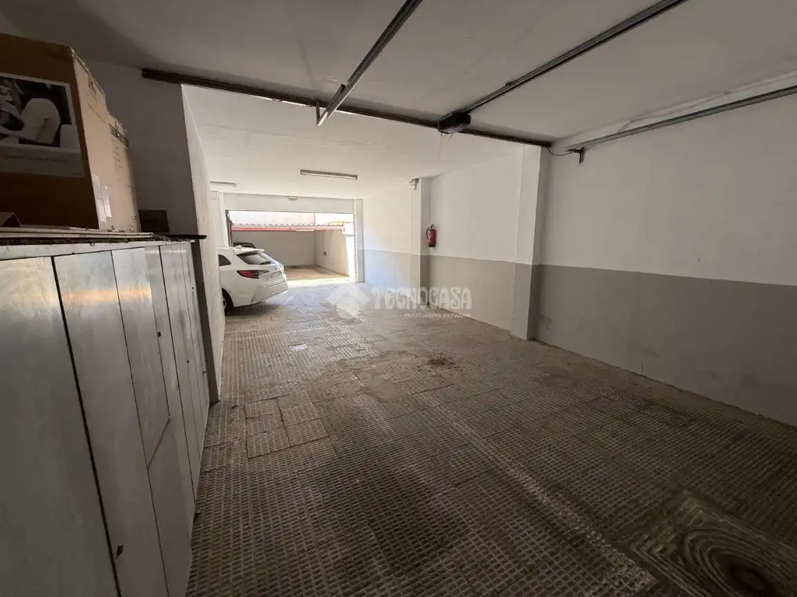 Aparcament de Local en venda en Madrid