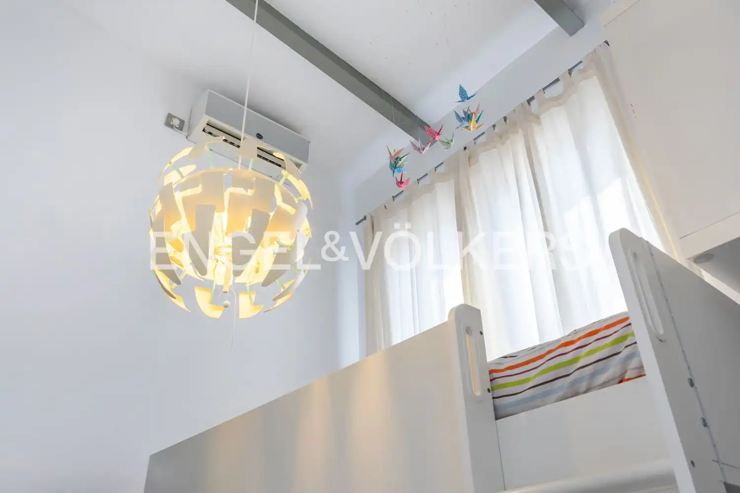 Schlafzimmer von Dachboden zum Verkauf in Valencia mit Heizung und Balkon