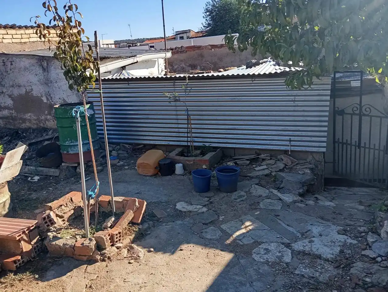 Casa adosada en venda en Zahínos