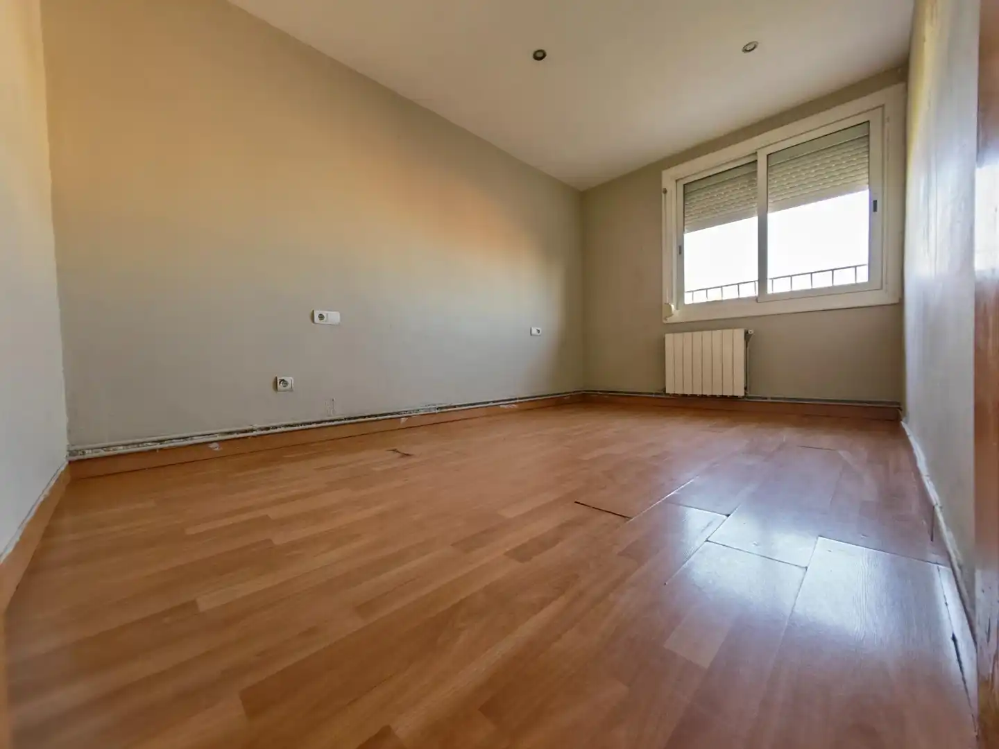 Schlafzimmer von Wohnung zum Verkauf in Sabadell mit Heizung, Abstellraum und Balkon