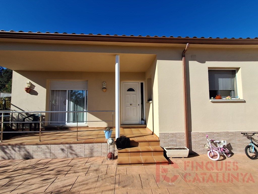 Exterior view of House or chalet for sale in Bescanó