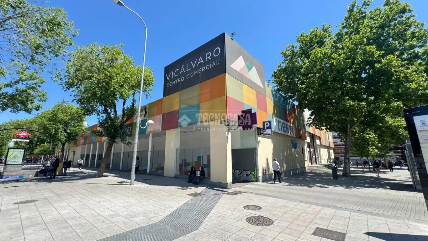 Pis en venda en Madrid amb Parquet, Terrassa i Moblat