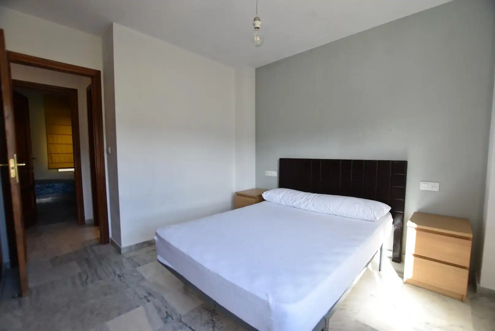 Schlafzimmer von Wohnung zur Miete in Granada mit Heizung, Möbliert und Balkon