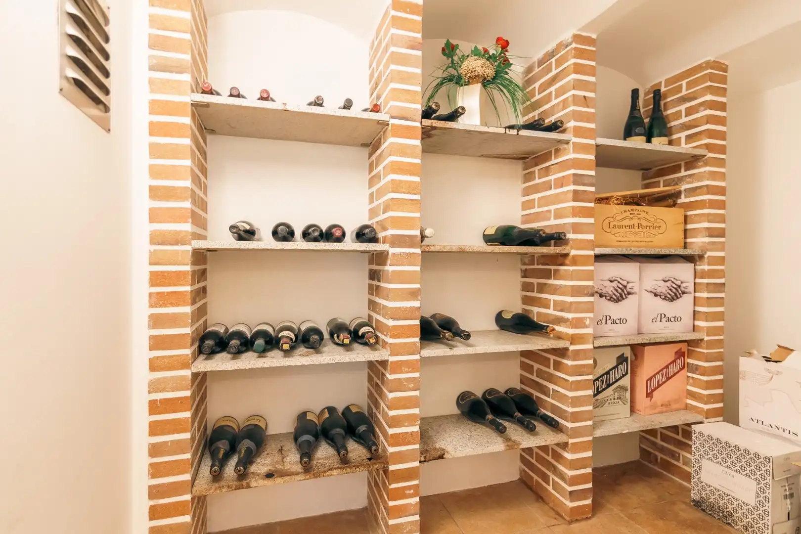 Casa o chalet en venta en L'Alfàs del Pi con Terraza y Piscina