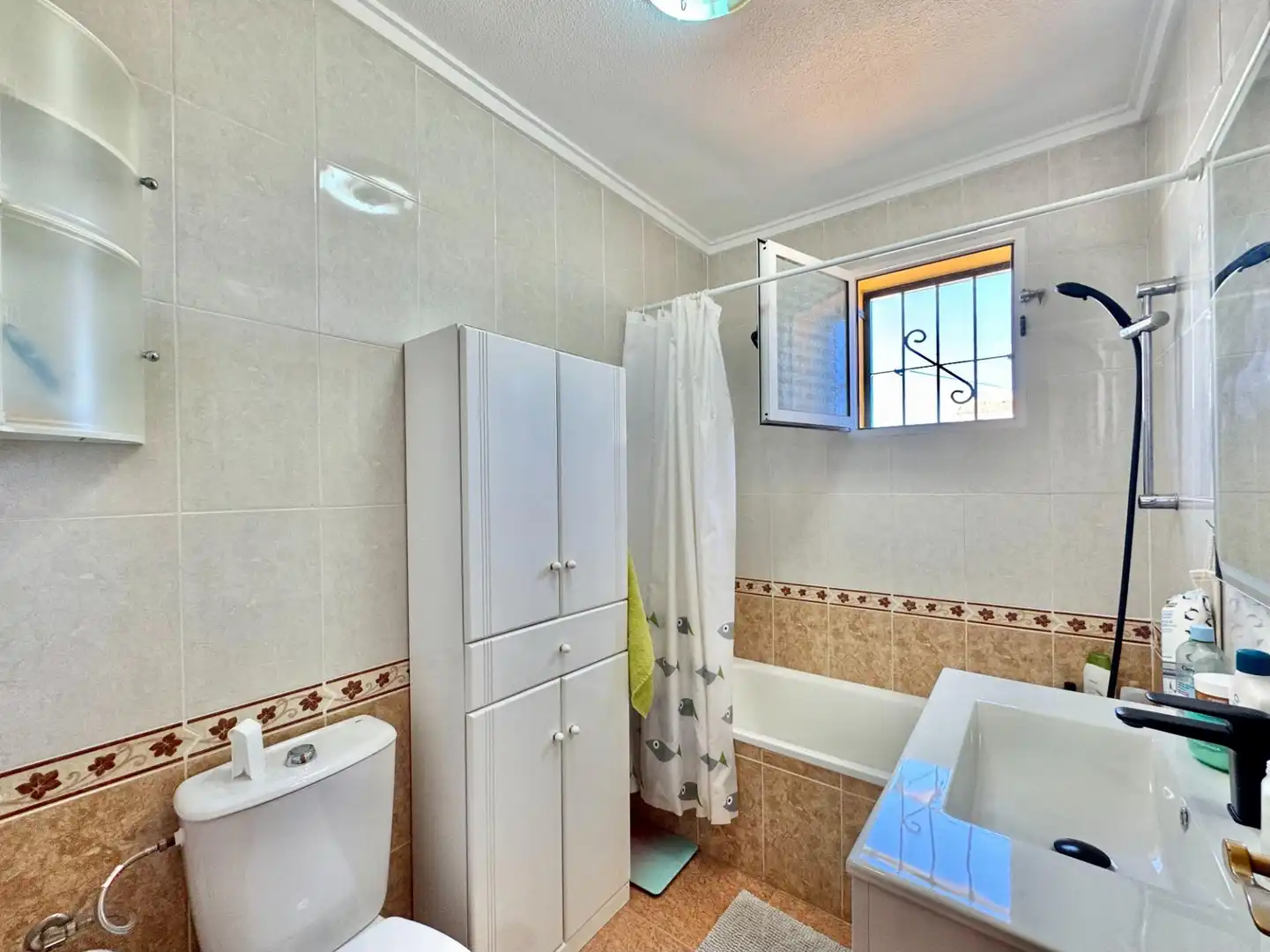 Baño de Casa o chalet en venta en Orihuela con Aire acondicionado, Jardín privado y Terraza