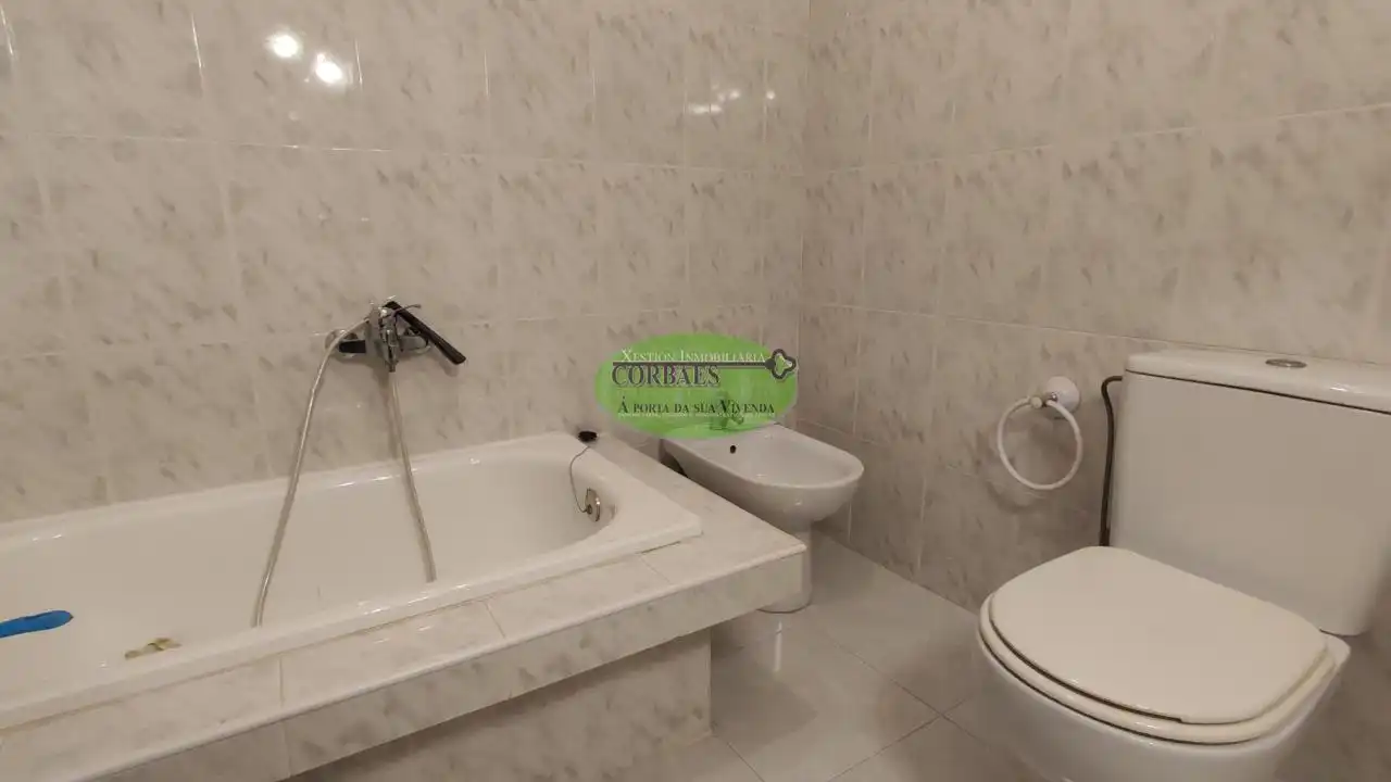 Baño de Piso en venta en Maceda con Calefacción y Parquet