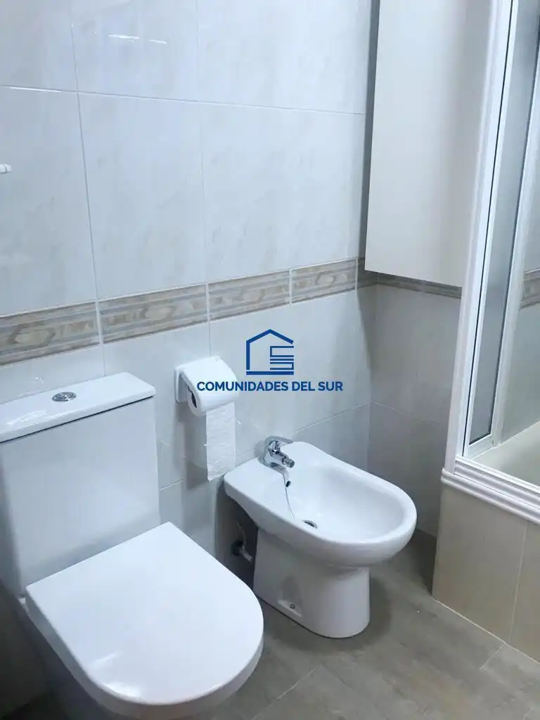 Bathroom of Flat for rent in Cádiz  with Terrace and Furnished
