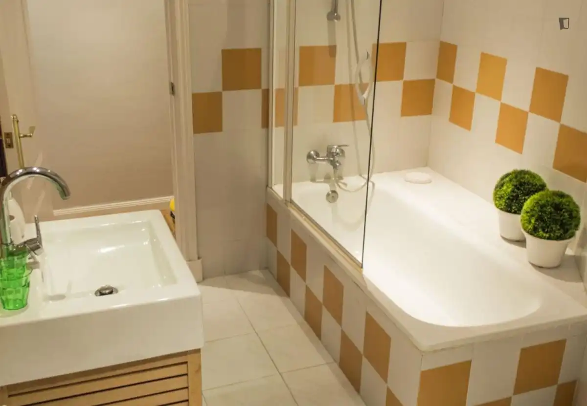 Apartamento de alquiler en Cortes - Huertas