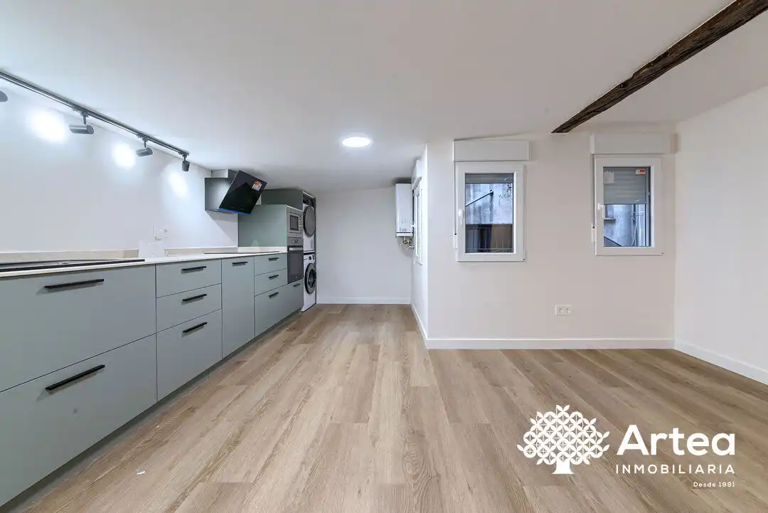 Piso en venta en Bilbao  con Balcón y Alarma