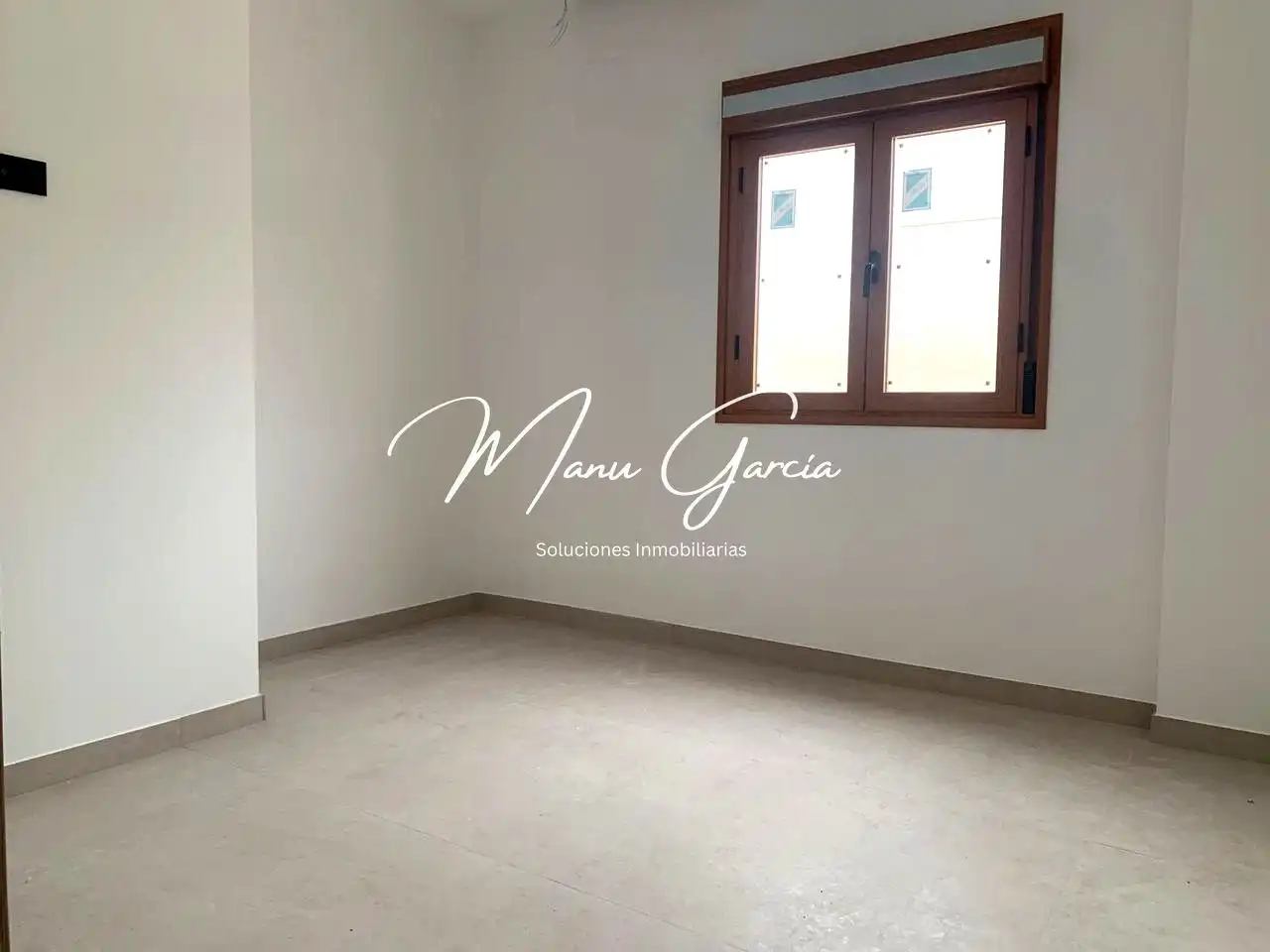 Habitación de Casa adosada en venta en Lucena con Aire acondicionado, Calefacción y Jardín privado