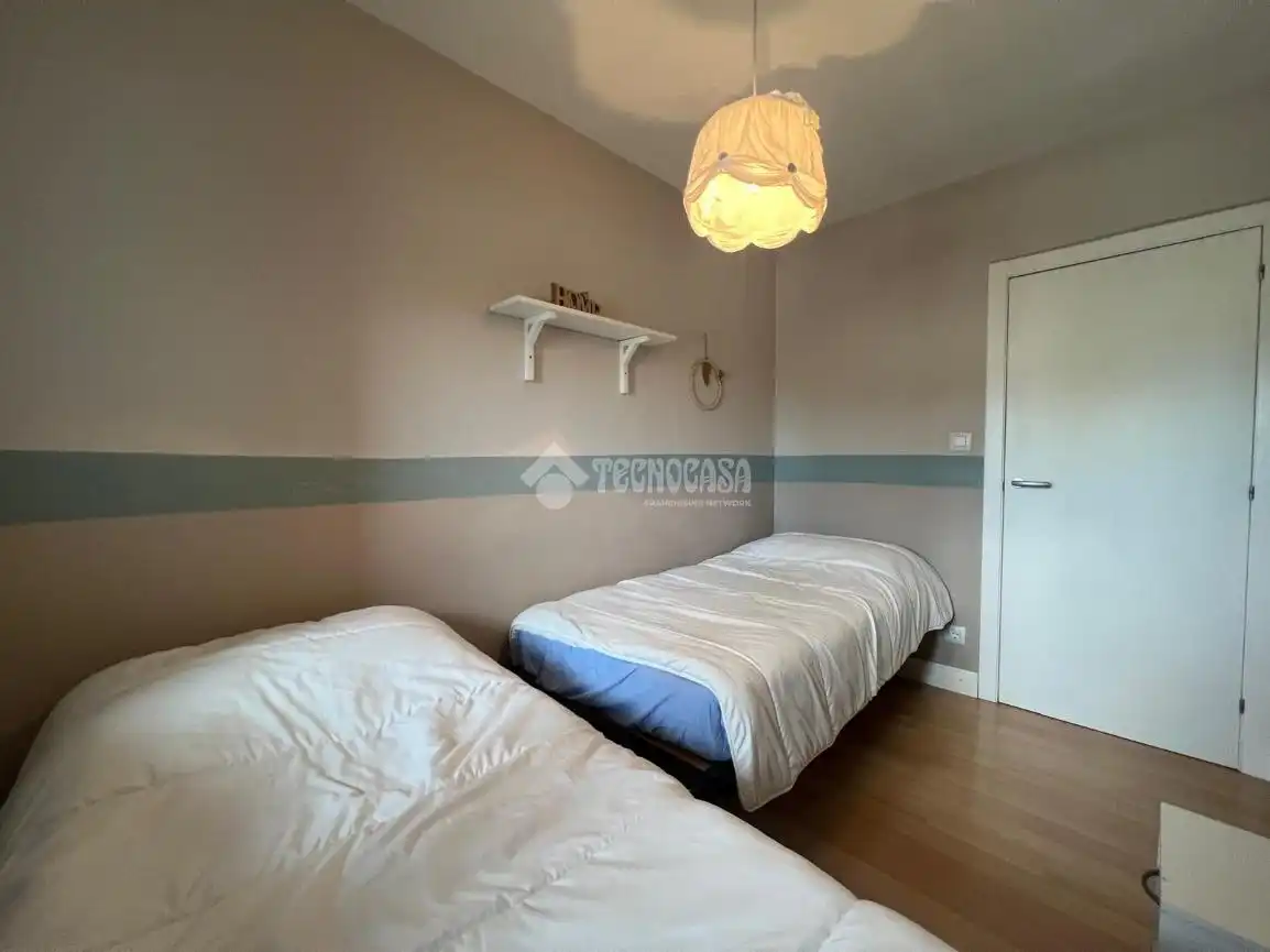 Bedroom of Flat for sale in Zaragoza  with Heating, Terrace and Furnished