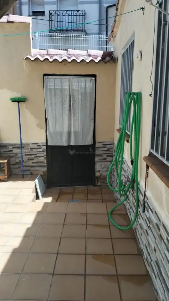 Terrasse von Einfamilien-Reihenhaus zum Verkauf in Utrillas mit Klimaanlage, Heizung und Möbliert