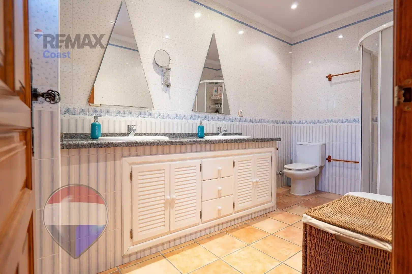 Bathroom of Houses for sale in Málaga