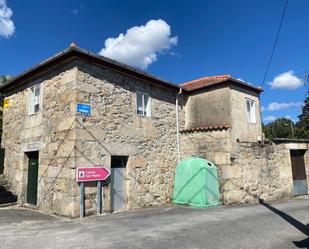 Vista exterior de Casa o xalet en venda en Entrimo amb Jardí privat