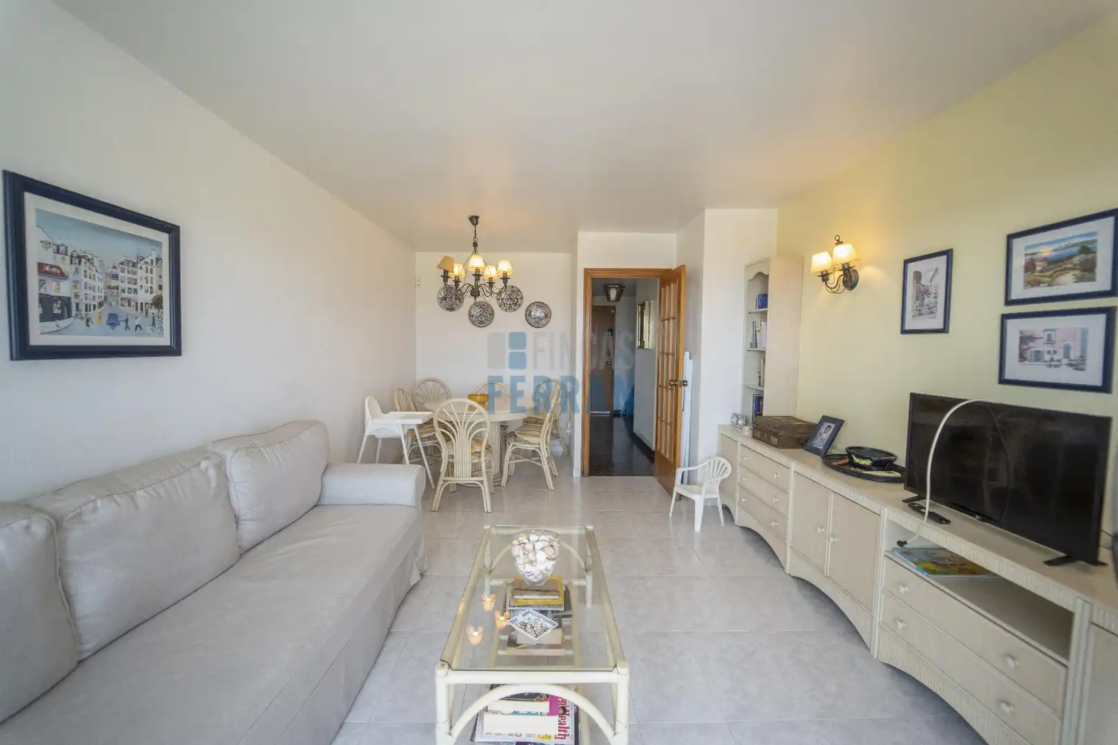 Living room of Apartments for sale in El Vendrell  with Air Conditioner, Terrace and Furnished