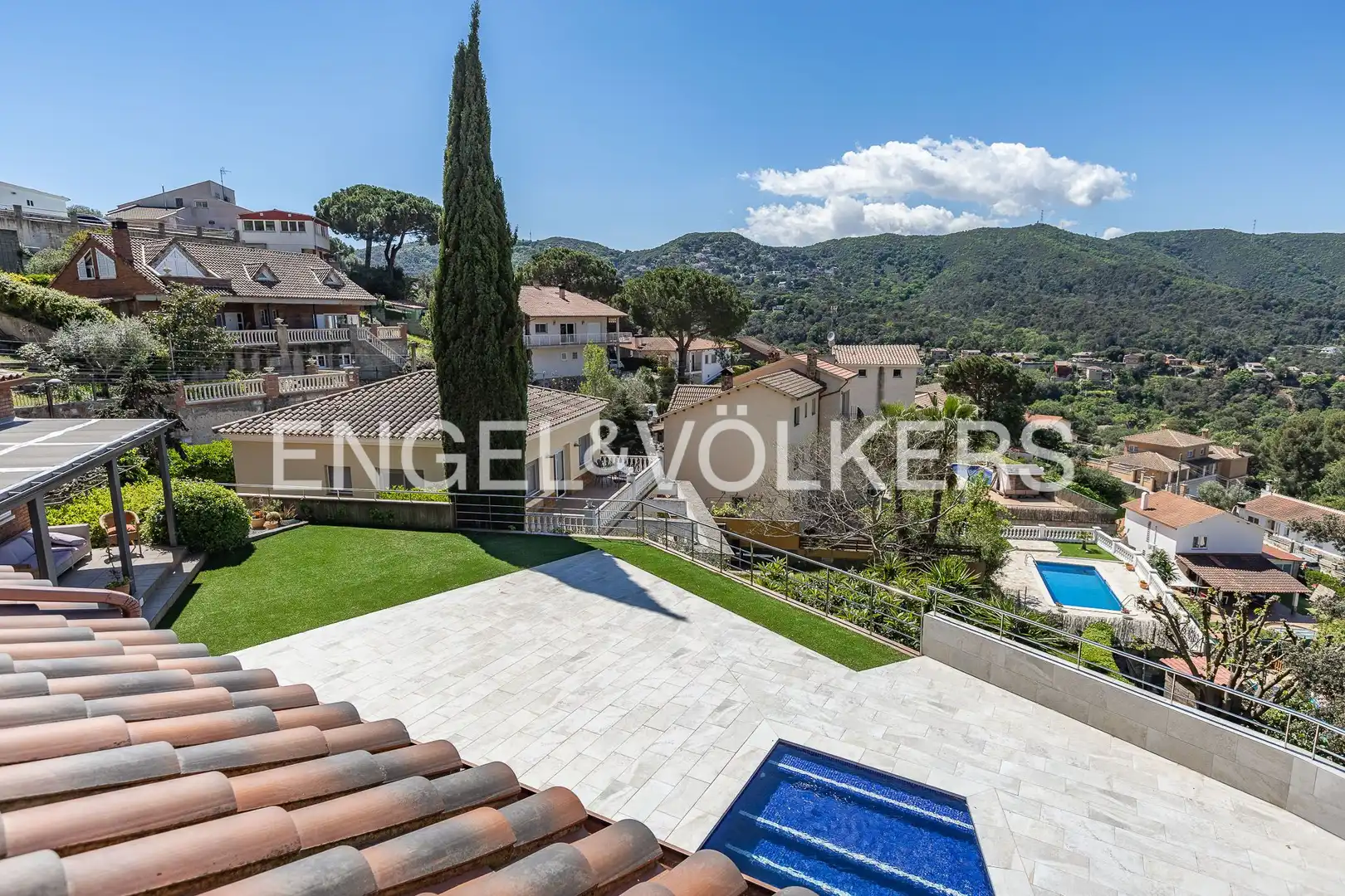Vista exterior de Casa o xalet en venda en Sant Fost de Campsentelles amb Calefacció, Jardí privat i Parquet
