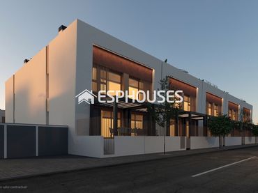 Semi-detached house with balcony for sale in Dolores