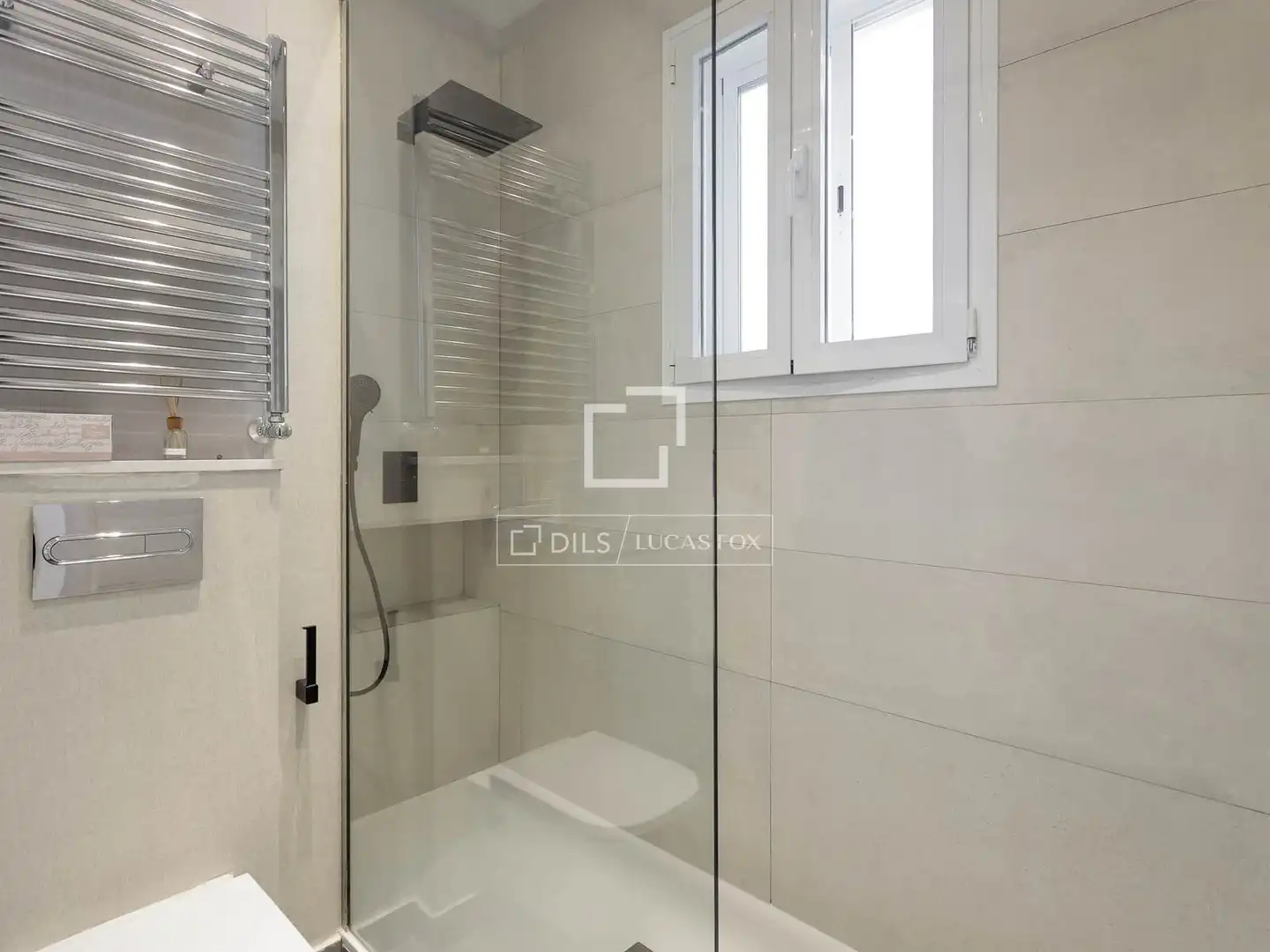 Bathroom of Flat for rent in Barrio de Salamanca
