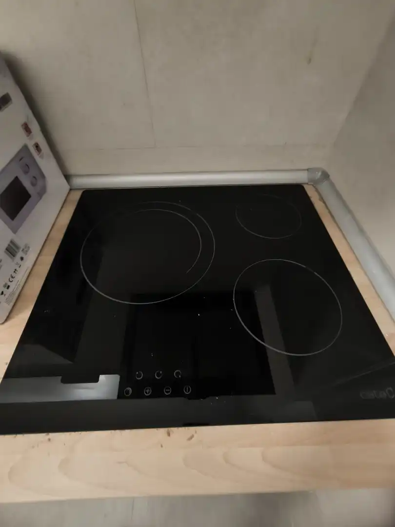 Kitchen of Flat for share in Centre - Zona Alta  