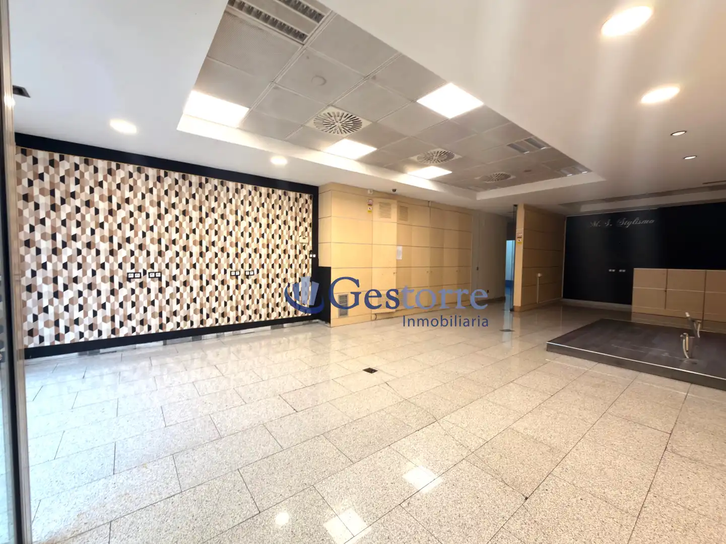 Local comercial en venda a Oviedo - CL SAMUEL SANCHEZ, imagen 4