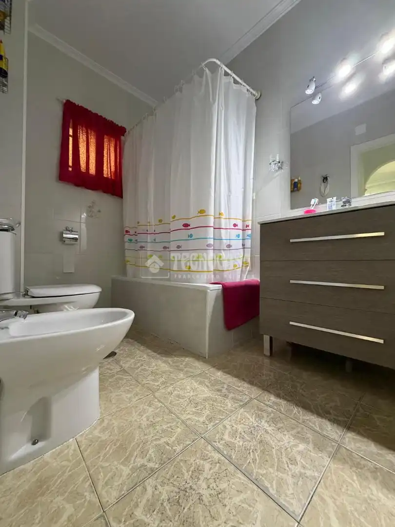 Baño de Piso en venta en Utrera con Aire acondicionado y Calefacción