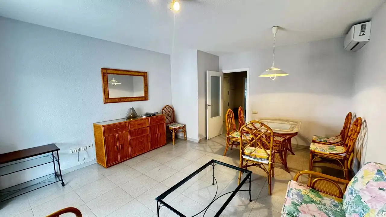 Apartment mit Pool zur Miete in Carrer Bisbe Serra 10, imagen 3