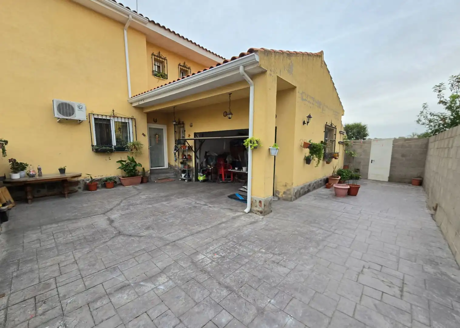 Casa amb piscina en venda a Yuncler, imagen 2