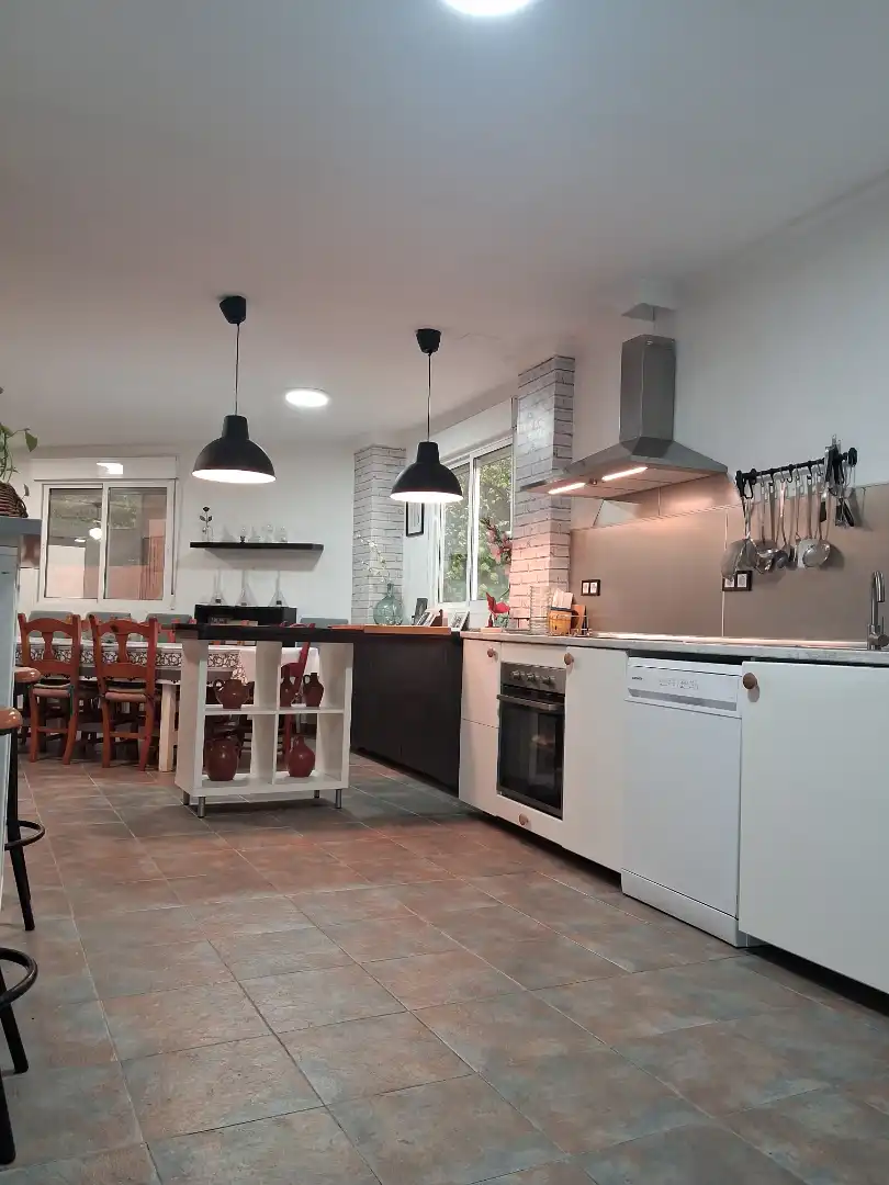 Cocina de Casa o chalet en venta en Castilleja de la Cuesta con Aire acondicionado, Calefacción y Jardín privado