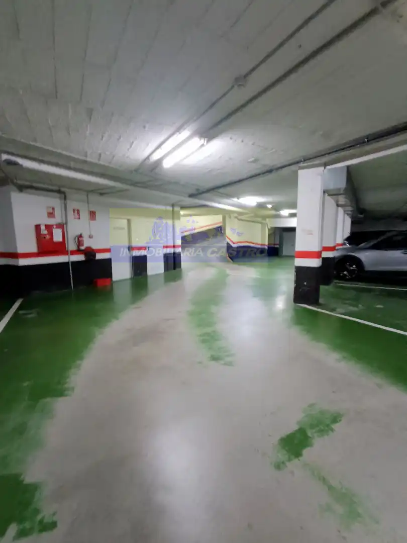 Parkplatz von Lagerraum zum Verkauf in Castro-Urdiales
