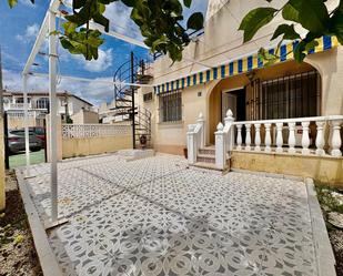 Exterior view of House or chalet for sale in Torrevieja  with Air Conditioner, Private garden and Terrace