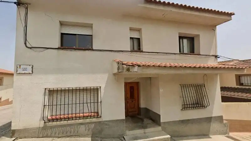 Houses for sale in Calle Oliva, Borox