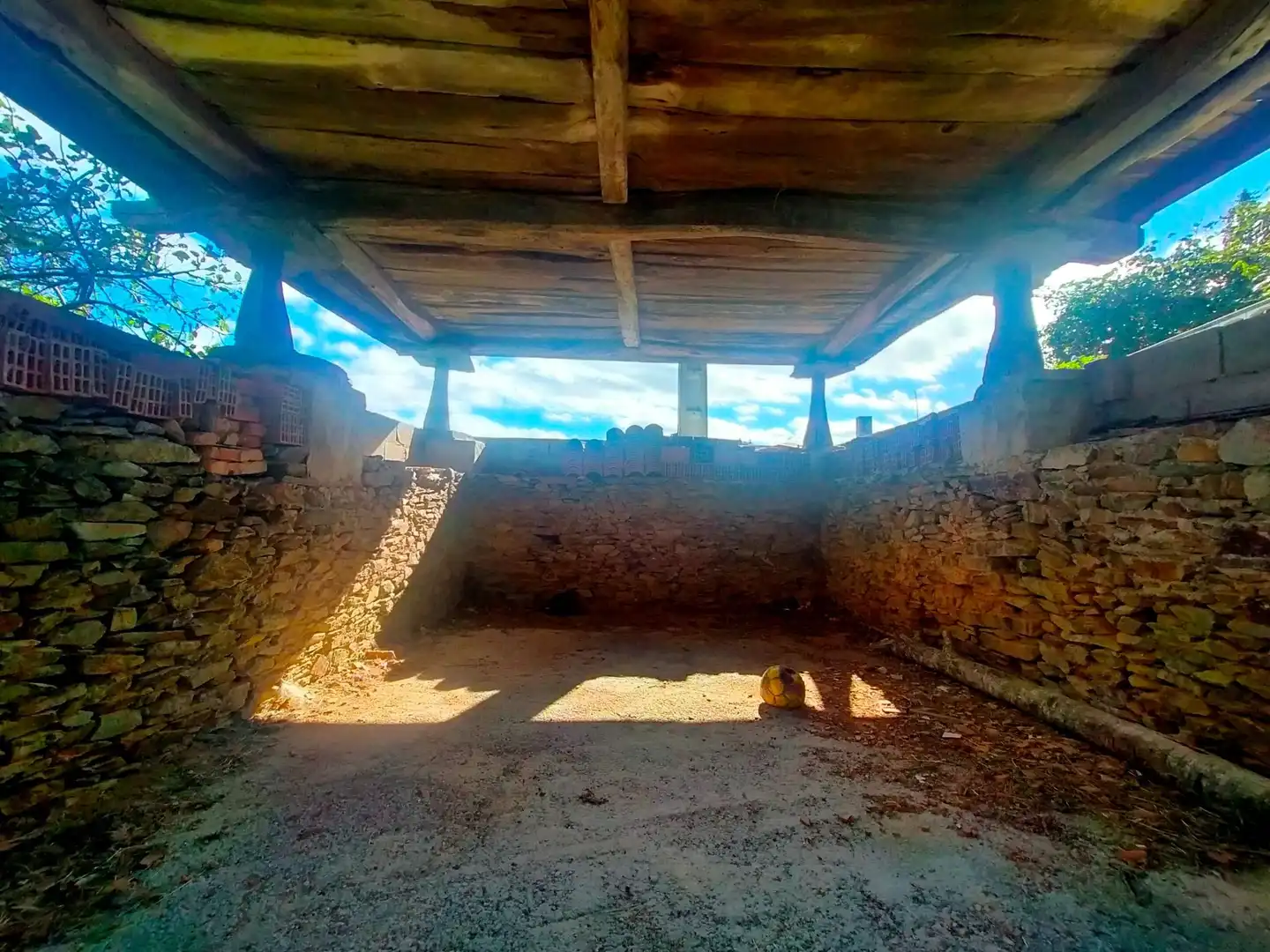 Finca rústica en venda en Salas amb Calefacció, Jardí privat i Traster