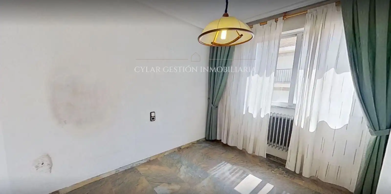 Piso en venta en Salamanca con Calefacción, Terraza y Piscina