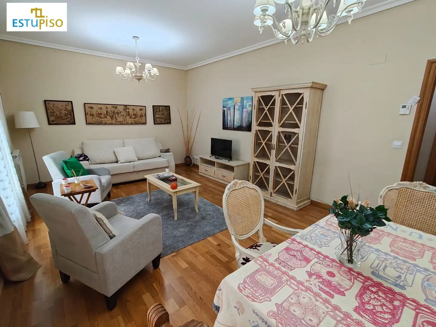 Sala de estar de Piso de alquiler en León Capital  con Calefacción y Amueblado